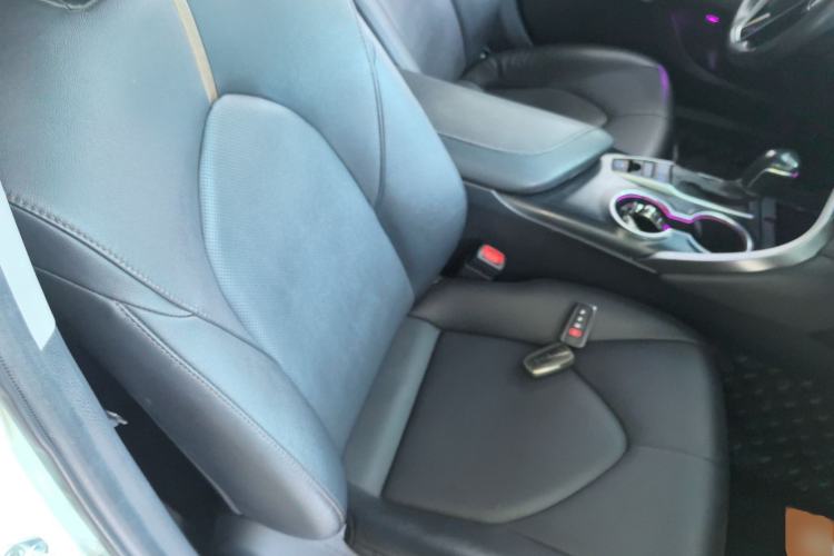 Used Toyota Camry 2021 2.5G Luxury Edition Right Front Seat