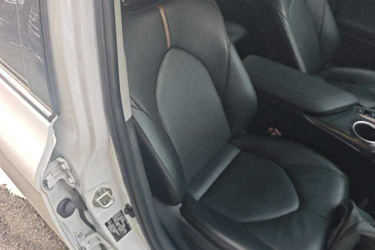 Used Toyota Camry 2021 2.0G Luxury Edition Right Front Seat