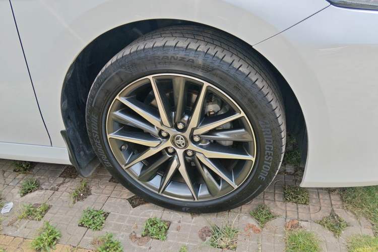Used Toyota Camry 2021 2.5G Luxury Edition Right Front Wheel Hub