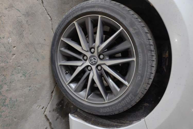 Used Toyota Camry 2021 2.5G Luxury Edition Right Front Wheel Hub