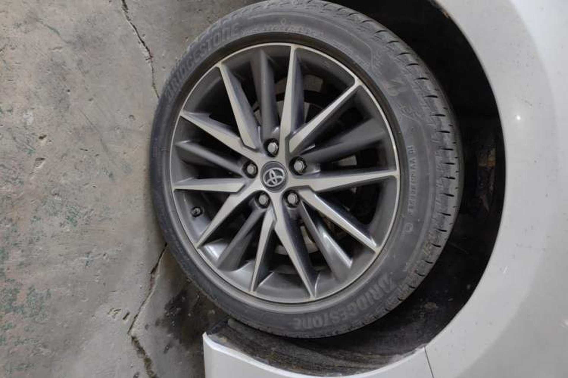 Used Toyota Camry 2021 2.5G Luxury Edition Right Front Wheel Hub