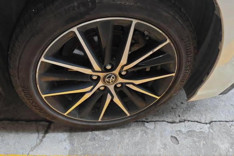 Used Toyota Camry 2021 Dual-Motor 2.5HS Fēngshàng Edition Right Front Wheel Hub