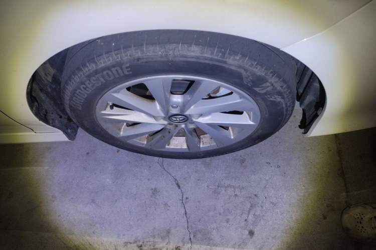 Used Toyota Camry 2021 2.0G Luxury Edition Right Front Wheel Hub
