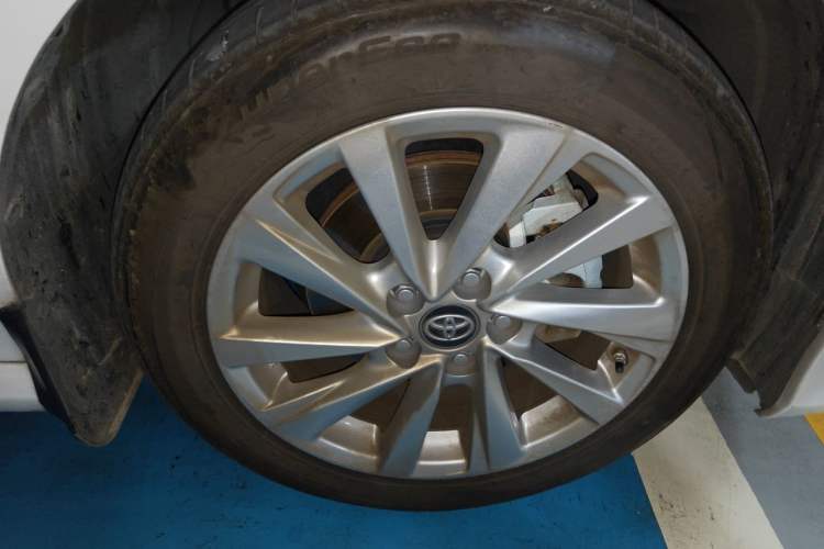 Used Toyota Camry 2021 2.0G Luxury Edition Right Front Wheel Hub