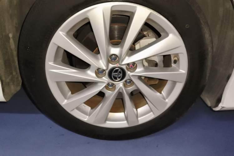 Used Toyota Camry 2021 2.0G Luxury Edition Right Front Wheel Hub