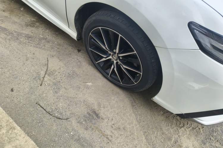 Used Toyota Camry 2021 2.0S FENGSHANG Edition Right Front Wheel Hub