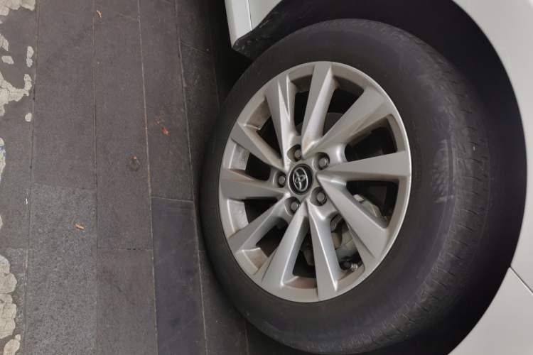 Used Toyota Camry 2021 2.0G Luxury Edition Right Front Wheel Hub