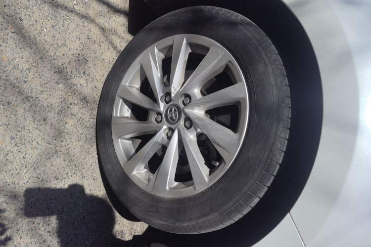 Used Toyota Camry 2021 2.0G Luxury Edition Right Front Wheel Hub