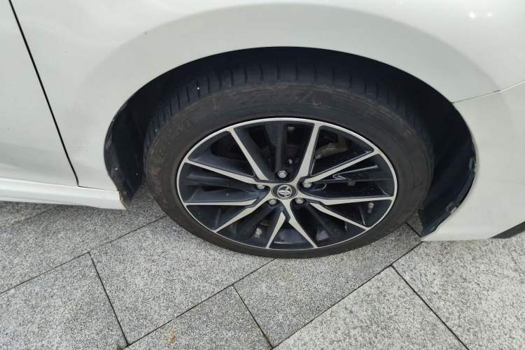 Used Toyota Camry 2021 2.0S FENGSHANG Edition Right Front Wheel Hub