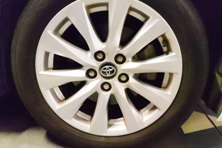 Used Toyota Camry 2021 2.0G Luxury Edition Right Front Wheel Hub