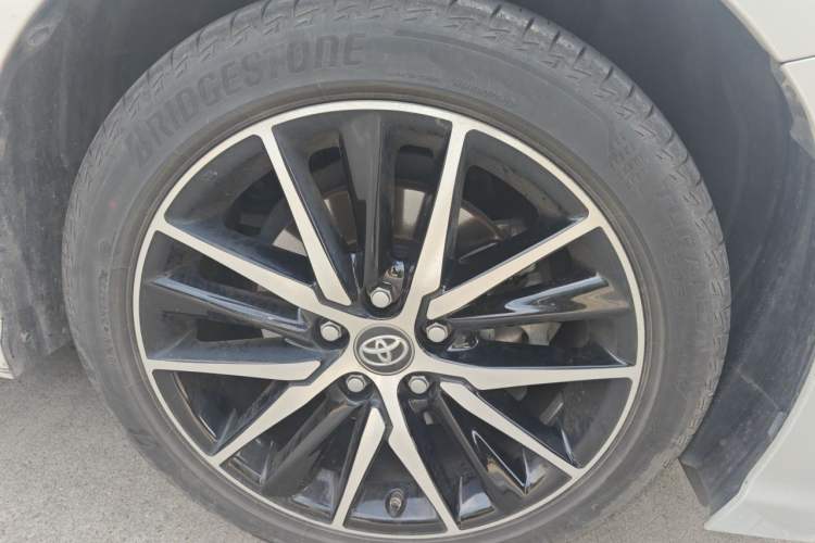 Used Toyota Camry 2021 2.0S FENGSHANG Edition Right Front Wheel Hub
