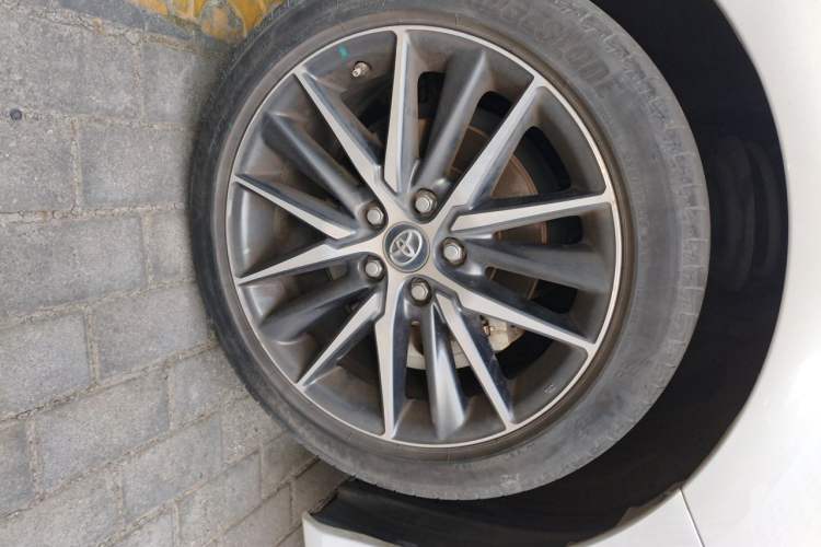 Used Toyota Camry 2021 2.5G Luxury Edition Right Front Wheel Hub