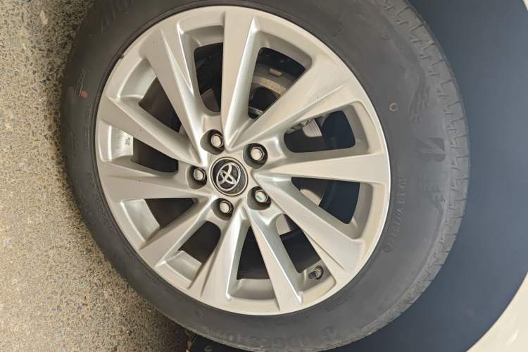 Used Toyota Camry 2021 2.0G Luxury Edition Right Front Wheel Hub