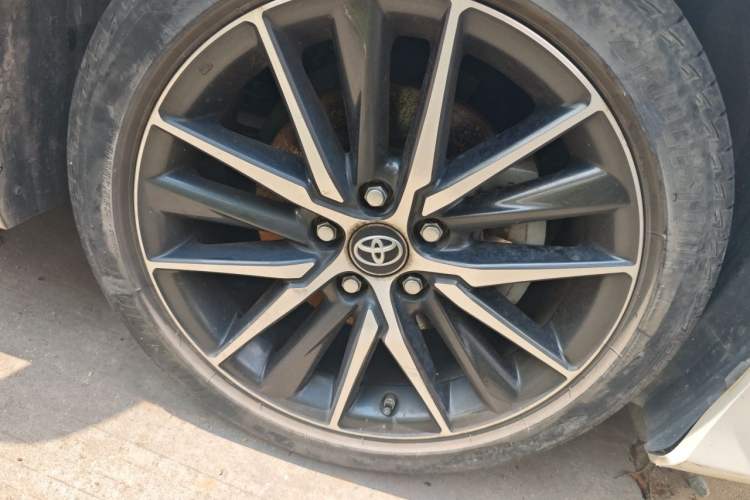 Used Toyota Camry 2021 2.5G Luxury Edition Right Front Wheel Hub