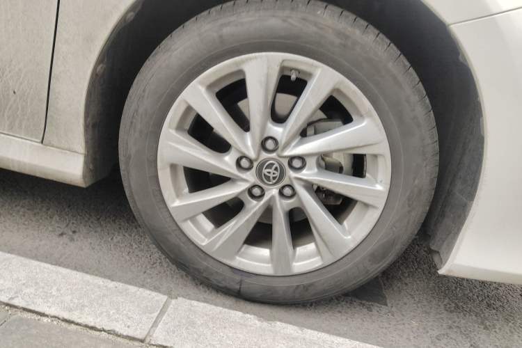 Used Toyota Camry 2021 Dual-Motor 2.5 HGVP Leading Edition Right Front Wheel Hub