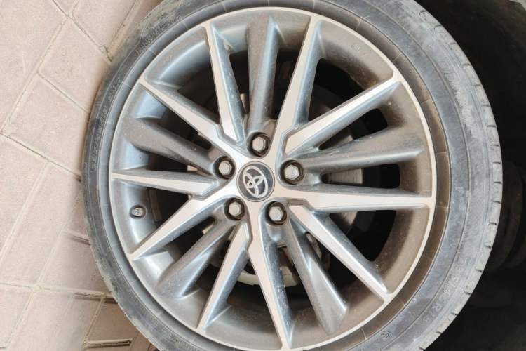 Used Toyota Camry 2021 2.5G Luxury Edition Right Front Wheel Hub