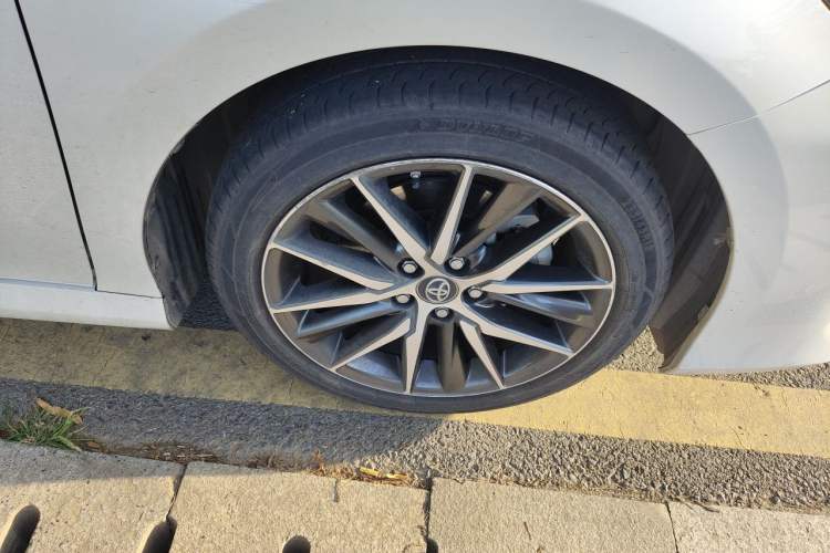Used Toyota Camry 2021 2.5G Luxury Edition Right Front Wheel Hub