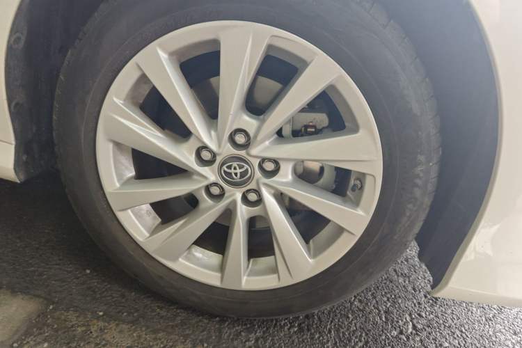 Used Toyota Camry 2021 2.0G Luxury Edition Right Front Wheel Hub