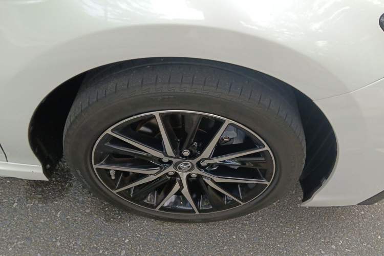 Used Toyota Camry 2021 2.0S FENGSHANG Edition Right Front Wheel Hub
