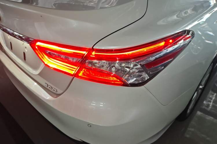 Used Toyota Camry 2021 2.0G Luxury Edition Right Rear Taillight