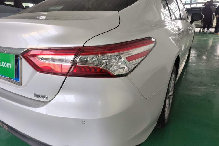 Used Toyota Camry 2021 2.0G Luxury Edition Right Rear Taillight