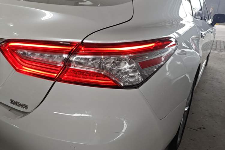 Used Toyota Camry 2021 2.0G Luxury Edition Right Rear Taillight