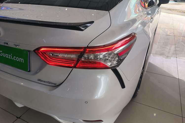 Used Toyota Camry 2021 2.0S FENGSHANG Edition Right Rear Taillight
