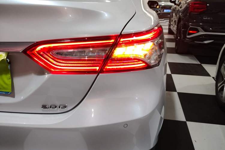 Used Toyota Camry 2021 2.0G Luxury Edition Right Rear Taillight