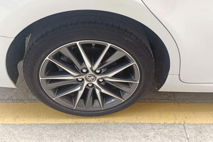 Used Toyota Camry 2021 2.5G Luxury Edition Right Rear Wheel Hub