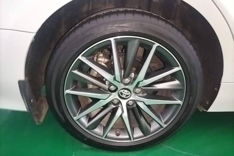 Used Toyota Camry 2021 2.5G Luxury Edition Right Rear Wheel Hub