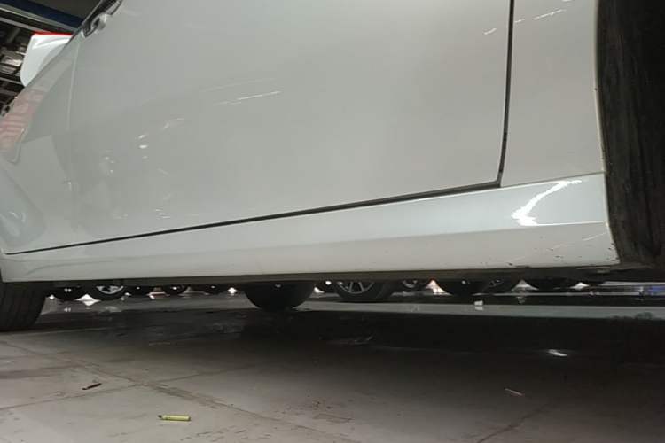 Used Toyota Camry 2021 2.5G Luxury Edition Right Side Sill