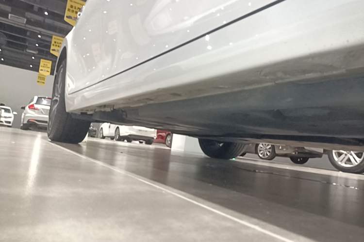 Used Toyota Camry 2021 2.5G Luxury Edition Right Side Sill