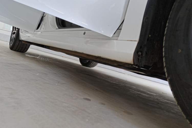 Used Toyota Camry 2021 2.5G Luxury Edition Right Side Sill