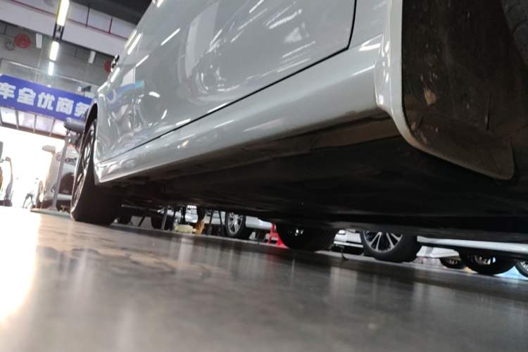 Used Toyota Camry 2021 2.0G Luxury Edition Right Side Sill