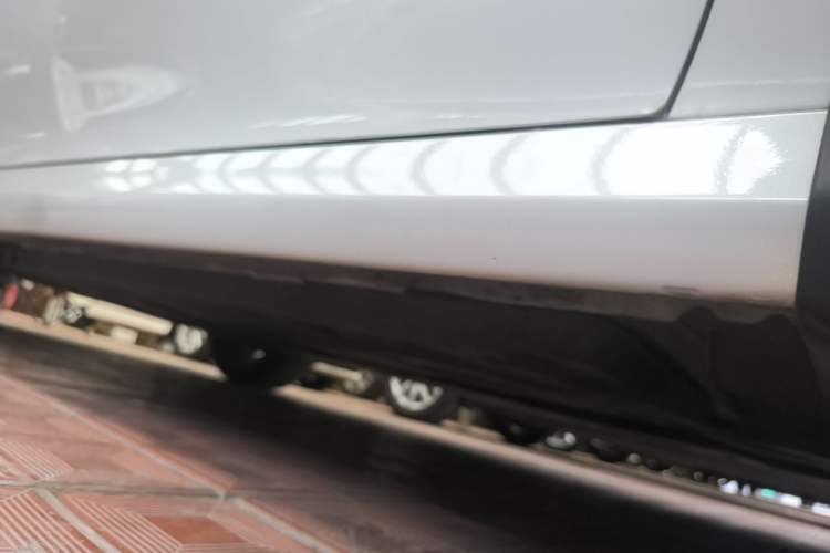 Used Toyota Camry 2021 Dual-Motor 2.5HG Luxury Edition Right Side Sill