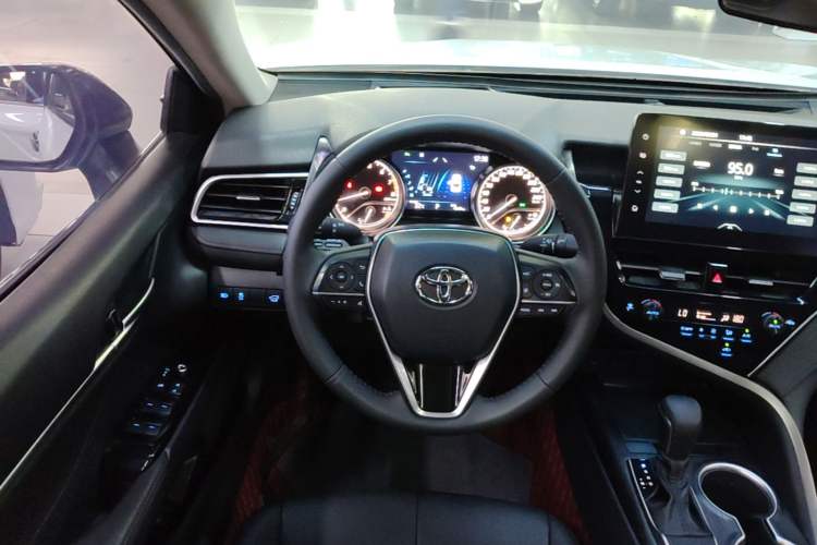 Used Toyota Camry 2021 2.0G Luxury Edition Steering Wheel