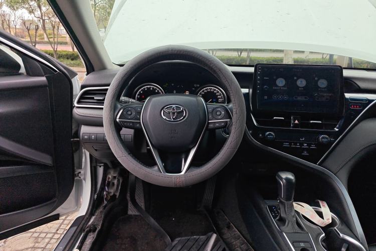 Used Toyota Camry 2021 2.0G Luxury Edition Steering Wheel