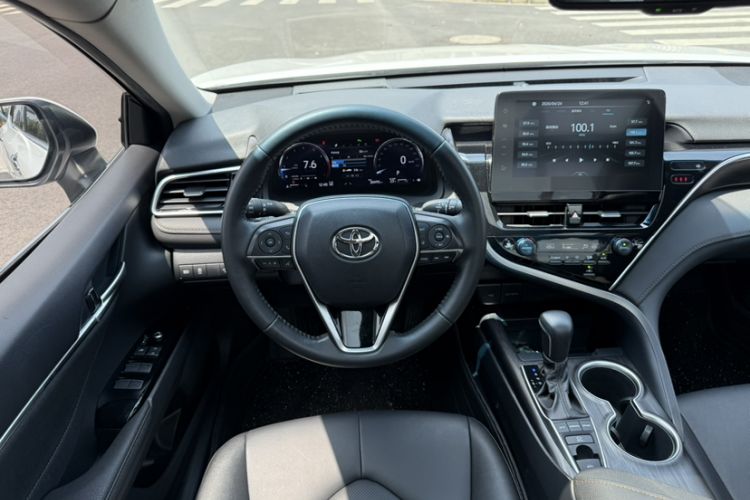 Used Toyota Camry 2021 2.5G Luxury Edition Steering Wheel