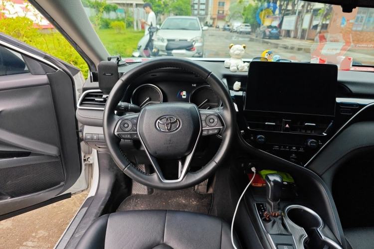 Used Toyota Camry 2021 2.0G Luxury Edition Steering Wheel