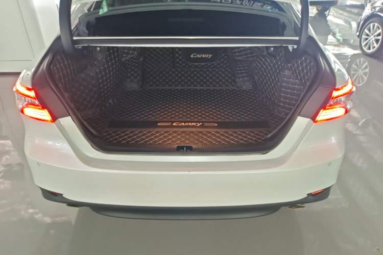 Used Toyota Camry 2021 2.0G Luxury Edition Trunk