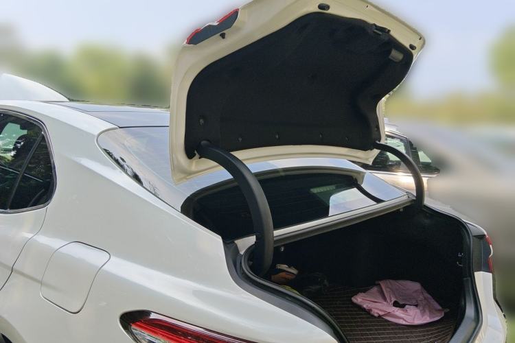 Used Toyota Camry 2021 2.5G Luxury Edition Trunk