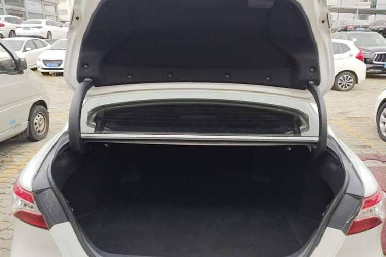 Used Toyota Camry 2021 2.0G Luxury Edition Trunk