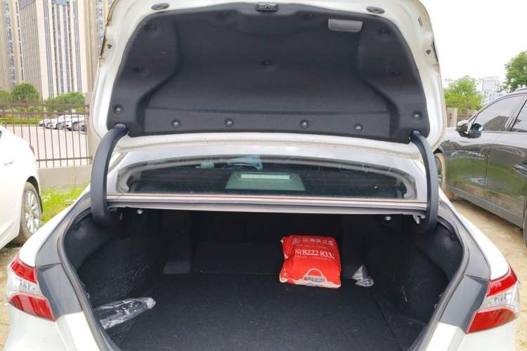 Used Toyota Camry 2021 2.0G Luxury Edition Trunk