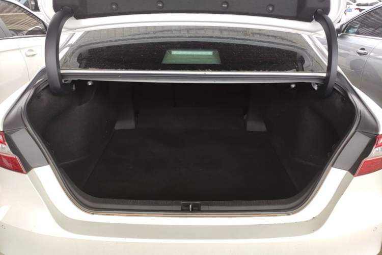 Used Toyota Camry 2021 2.5G Luxury Edition Trunk