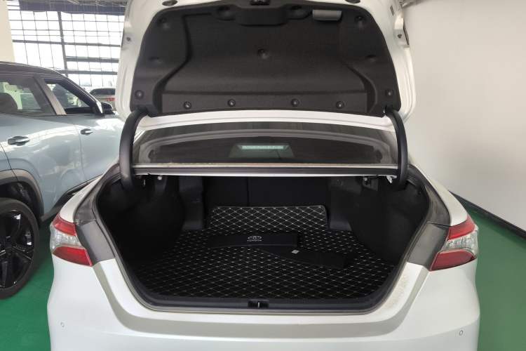 Used Toyota Camry 2021 2.0G Luxury Edition Trunk