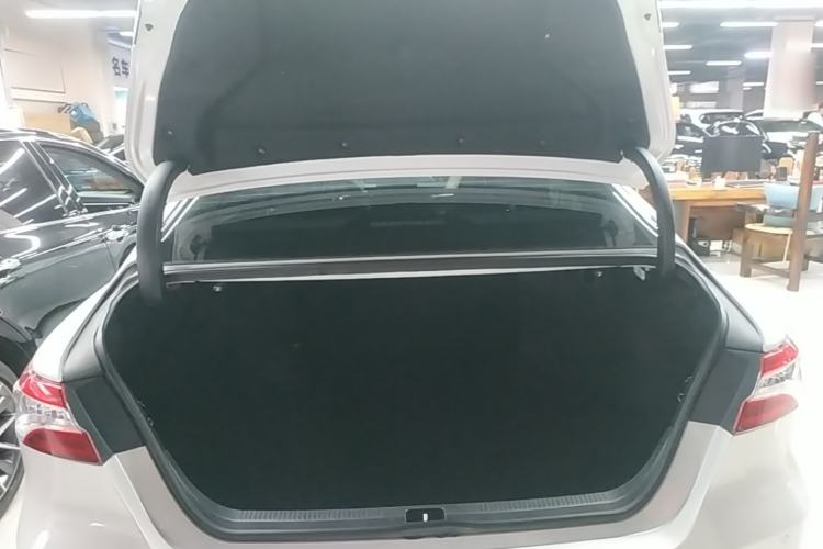 Used Toyota Camry 2021 2.5G Luxury Edition Trunk