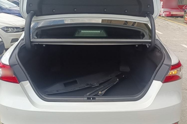 Used Toyota Camry 2021 2.5G Luxury Edition Trunk