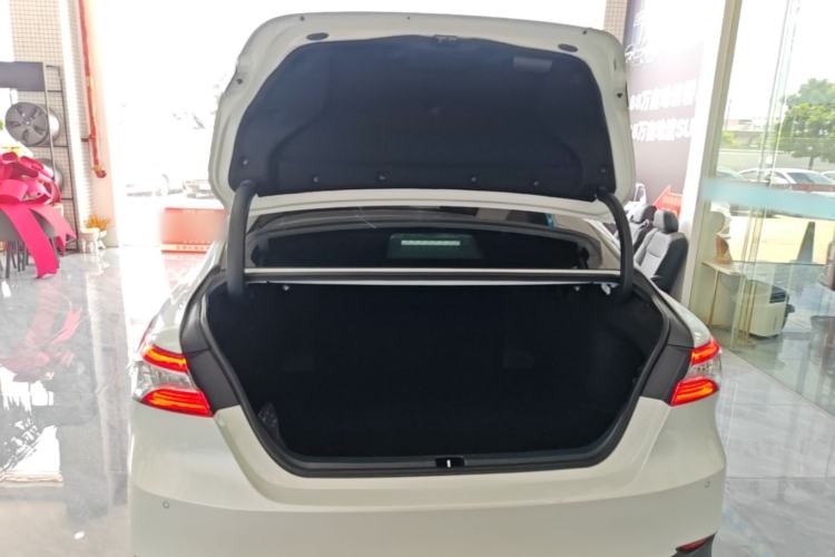 Used Toyota Camry 2021 2.5G Luxury Edition Trunk