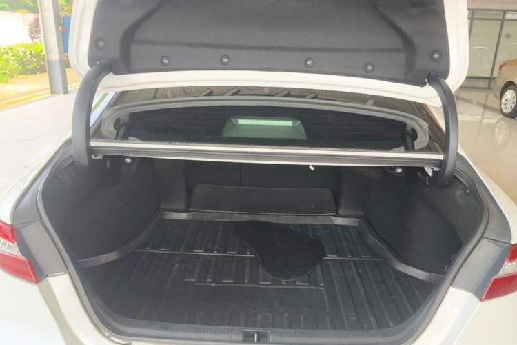 Used Toyota Camry 2021 2.0G Luxury Edition Trunk