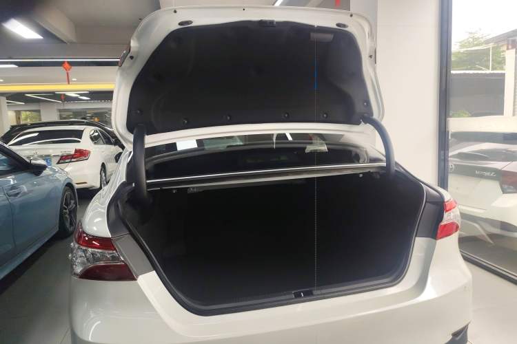 Used Toyota Camry 2021 2.0G Luxury Edition Trunk